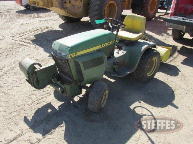  John Deere 212_0.JPG